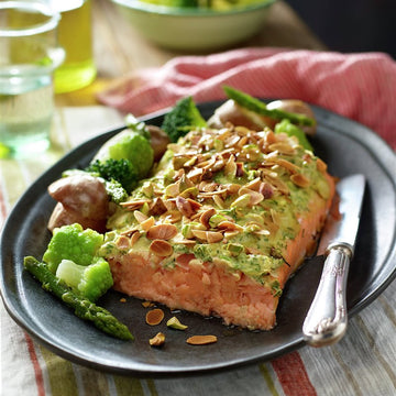 Salmón al horno con mostaza y frutos secos